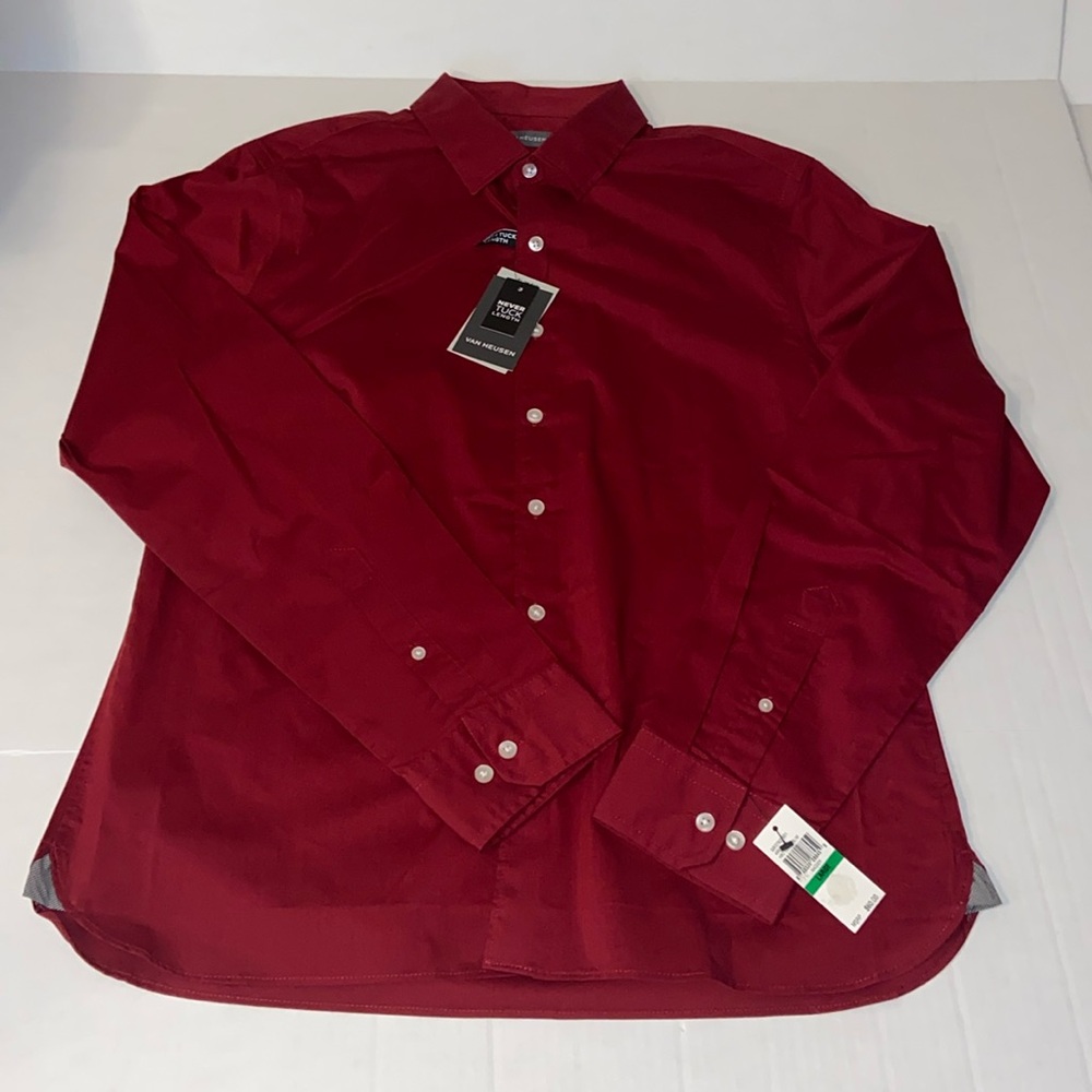 Van Heusen Men’s Size Large Never Tuck Length Long Sleeve Red Button Up Shirt